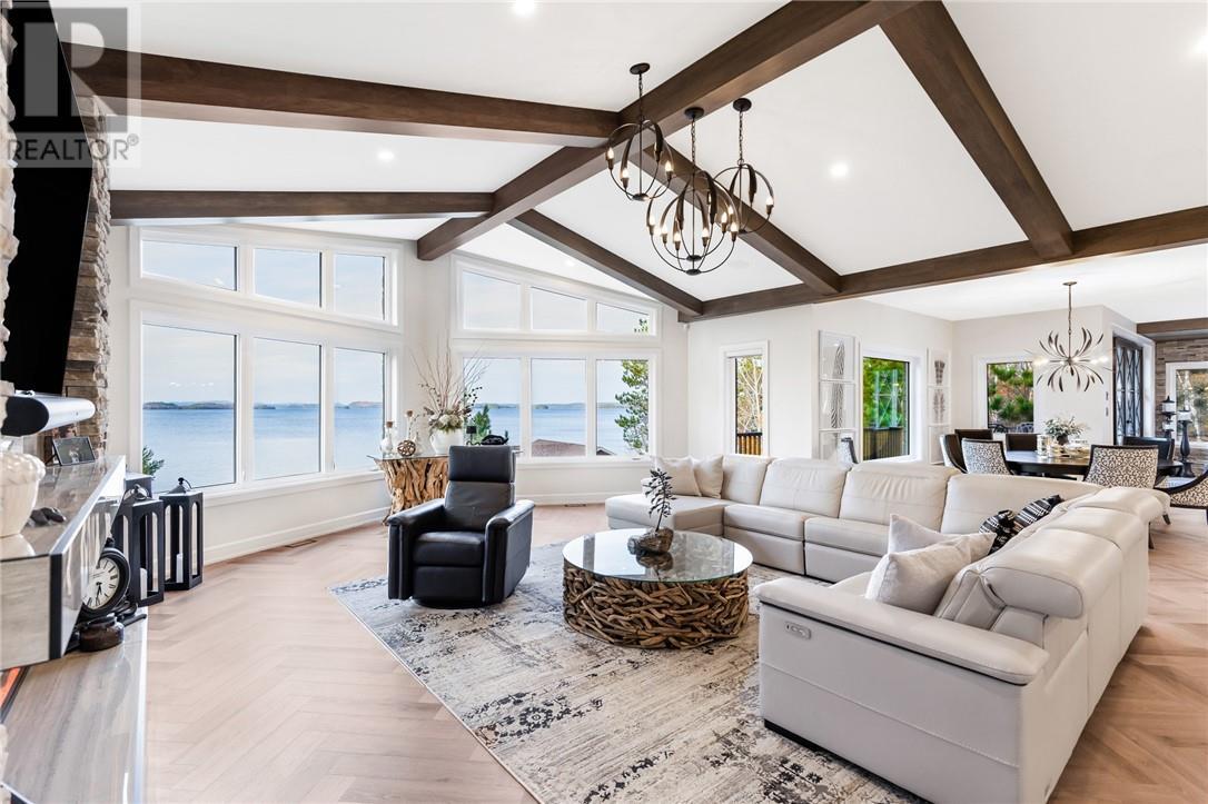 20 Breezehill Road, Skead, ON - Indoor Photo Showing Living Room