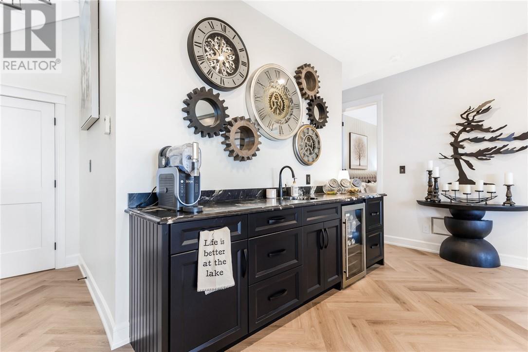 20 Breezehill Road, Skead, ON - Indoor Photo Showing Other Room