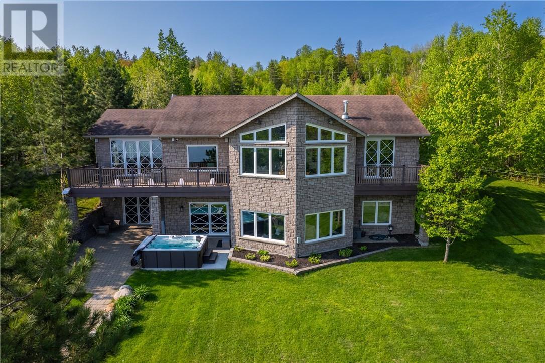 20 Breezehill Road, Skead, ON - Outdoor