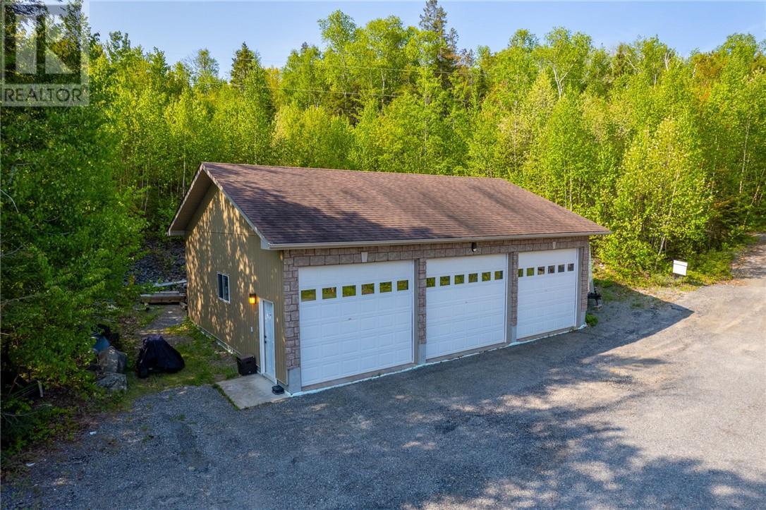 20 Breezehill Road, Skead, ON - Outdoor