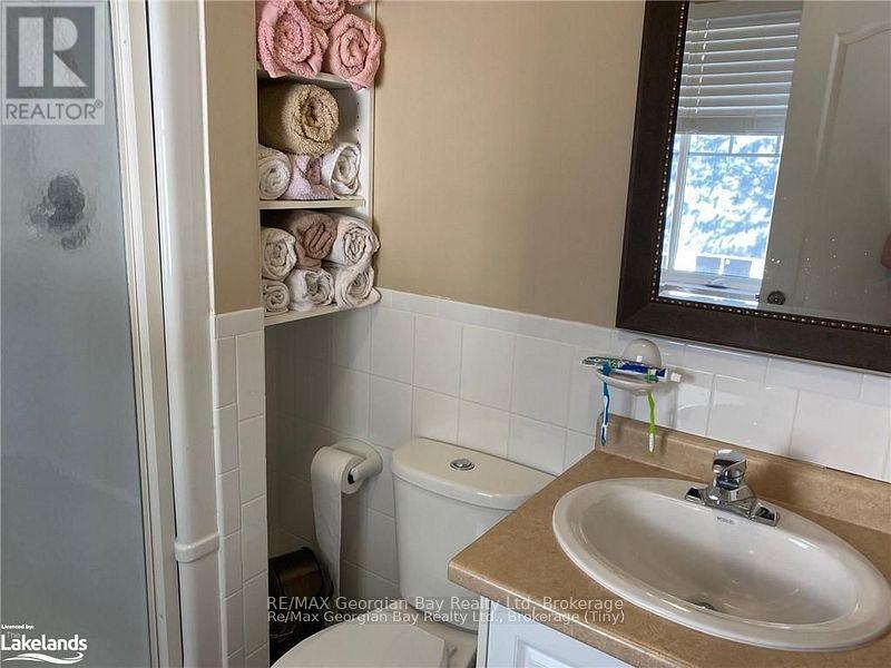 139 Trout Lane, Tiny, ON - Indoor Photo Showing Bathroom