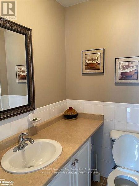 139 Trout Lane, Tiny, ON - Indoor Photo Showing Bathroom