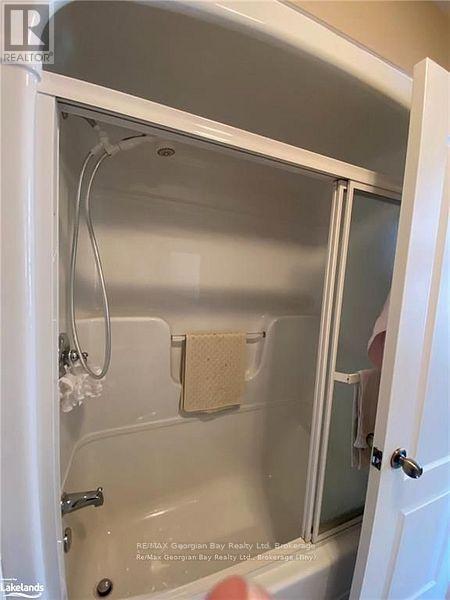 139 Trout Lane, Tiny, ON - Indoor Photo Showing Bathroom