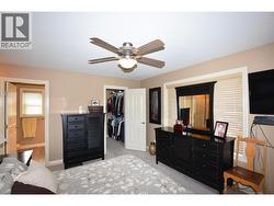 Walk in closet and an en-suite -