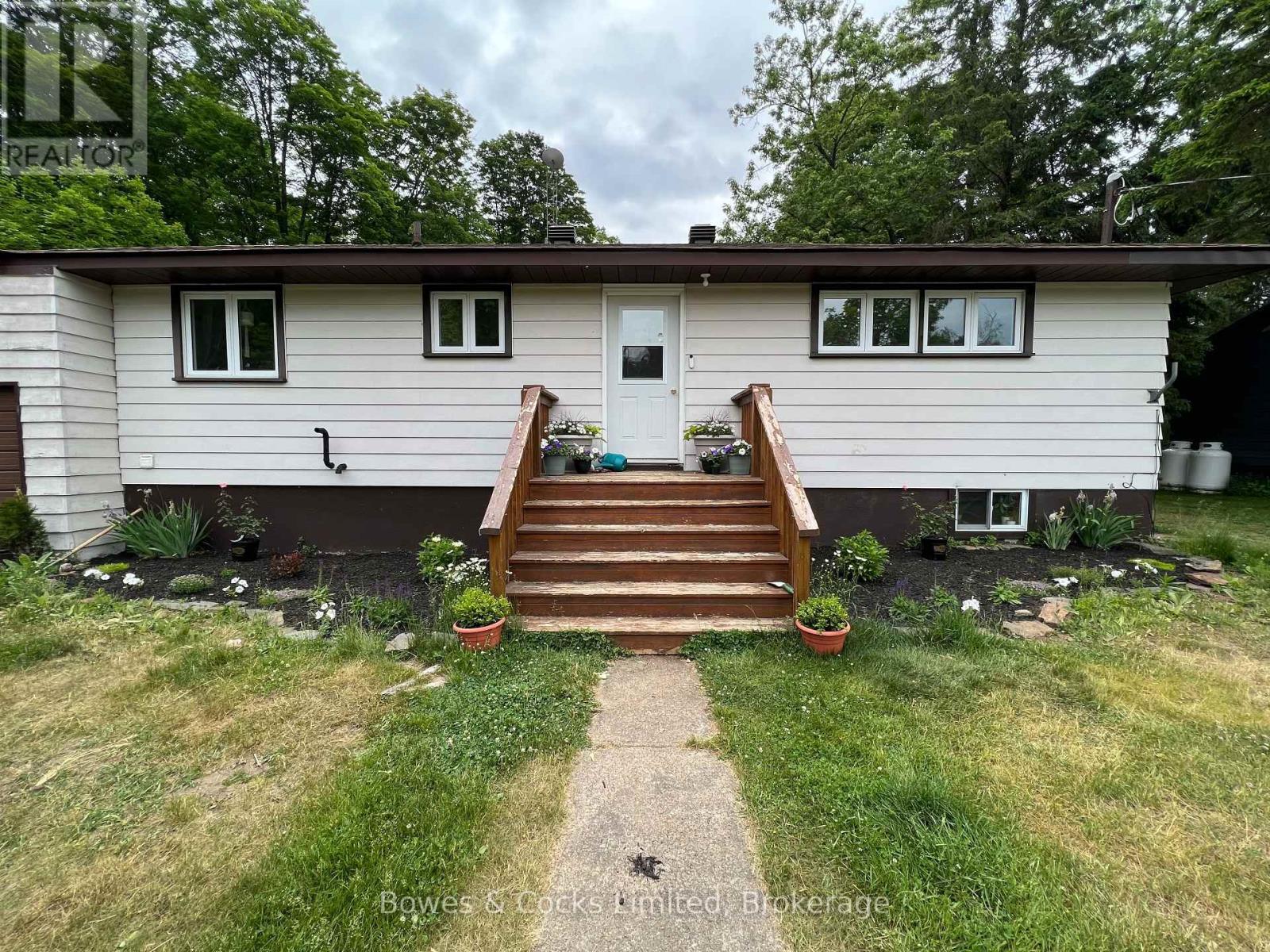 1052 Estates Road, Highlands East (Bicroft Ward), ON - Outdoor