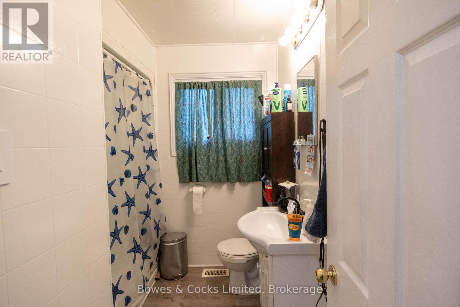 1052 Estates Road, Highlands East (Bicroft Ward), ON - Indoor Photo Showing Bathroom