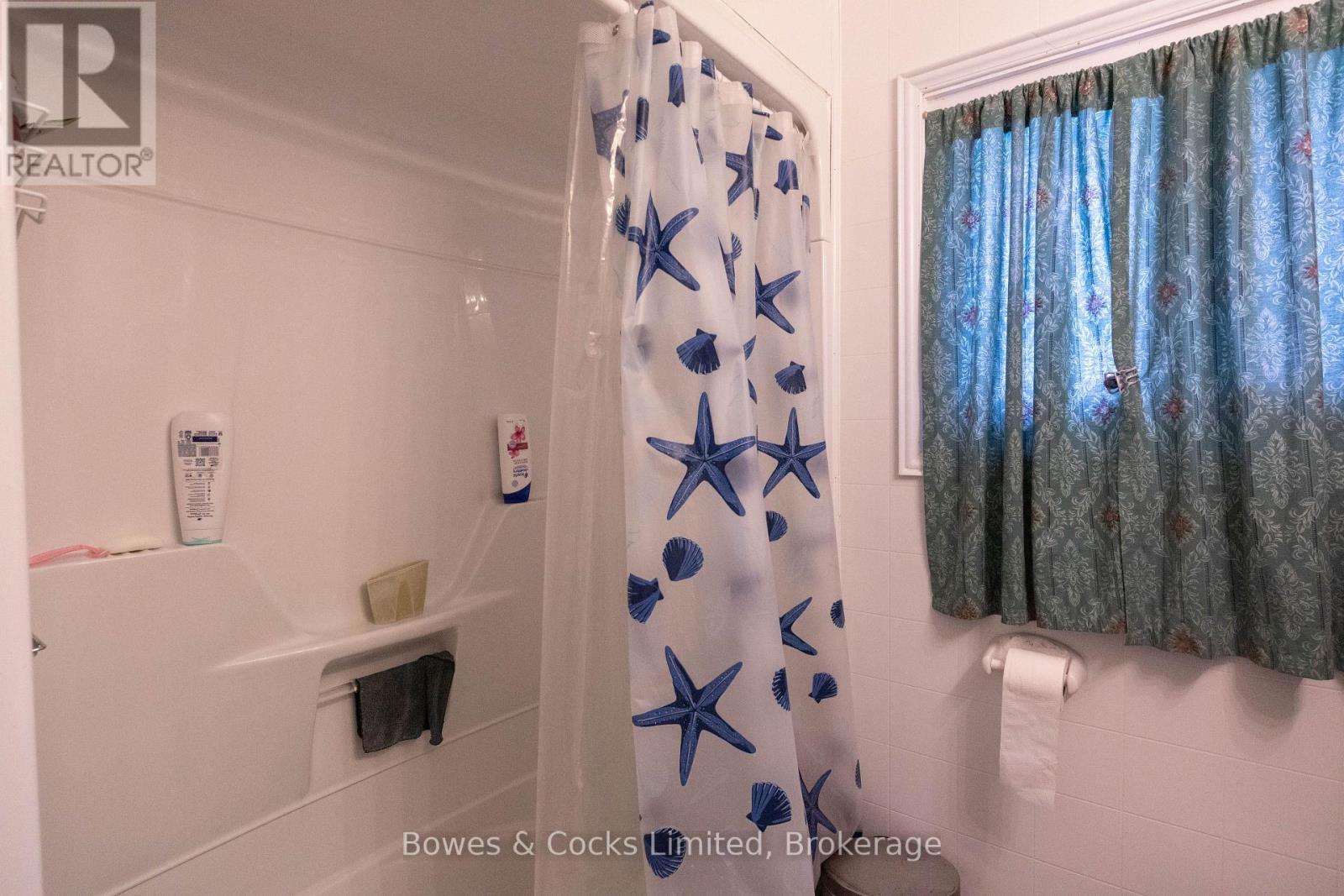 1052 Estates Road, Highlands East (Bicroft Ward), ON - Indoor Photo Showing Bathroom