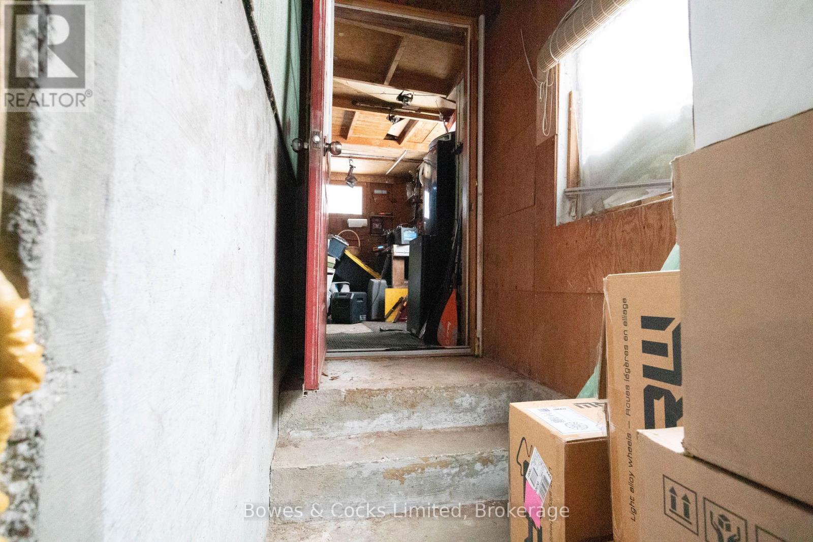 1052 Estates Road, Highlands East (Bicroft Ward), ON - Indoor Photo Showing Other Room