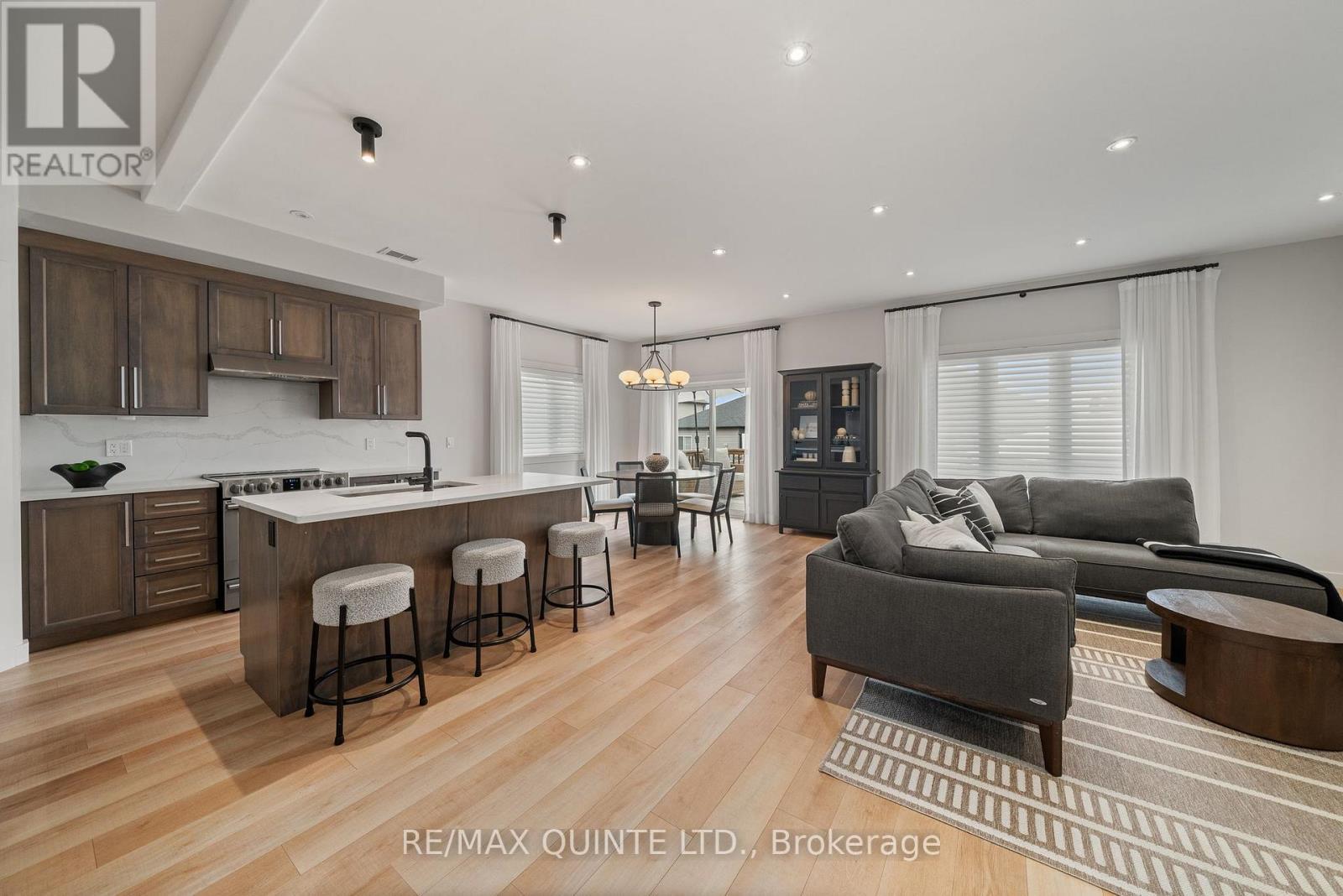 14 Cypress Drive, Belleville (Thurlow Ward), ON - Indoor