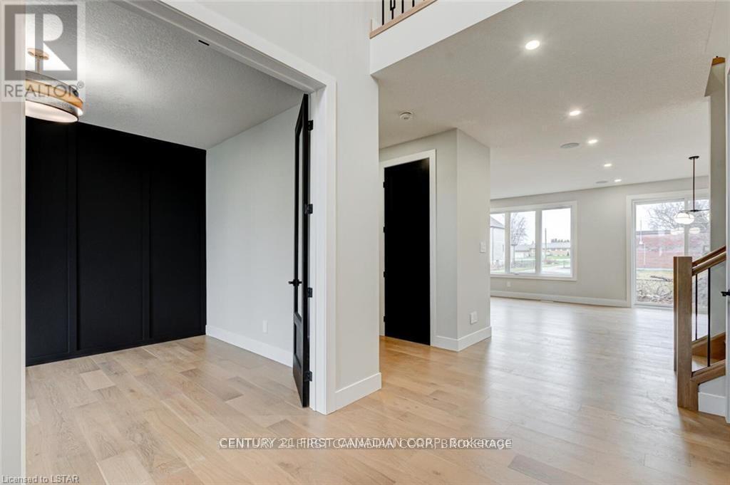 129 Aspen Circle, Thames Centre (Thorndale), ON - Indoor Photo Showing Other Room