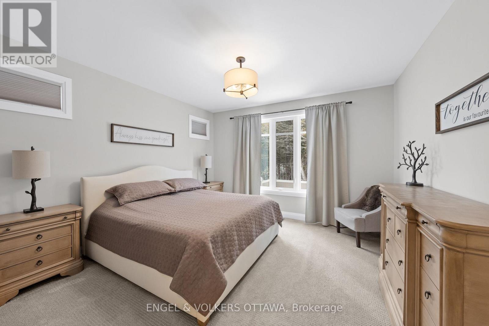 221 Blackhorse Drive, North Grenville, ON - Indoor Photo Showing Bedroom