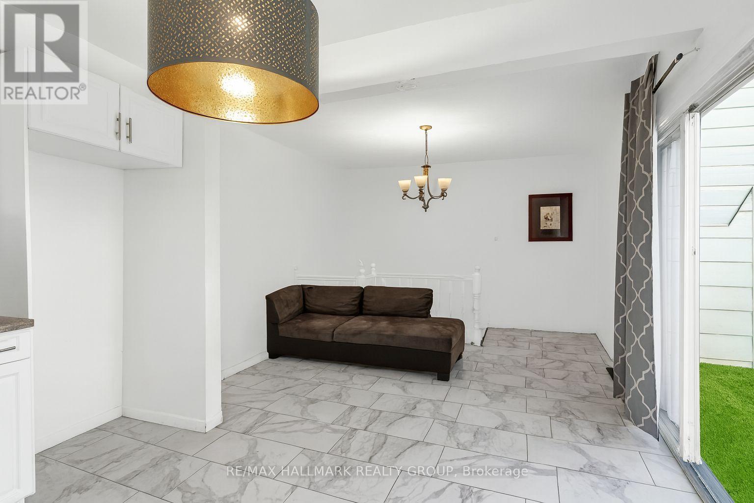 230 Alice Street, Cornwall, ON - Indoor Photo Showing Other Room