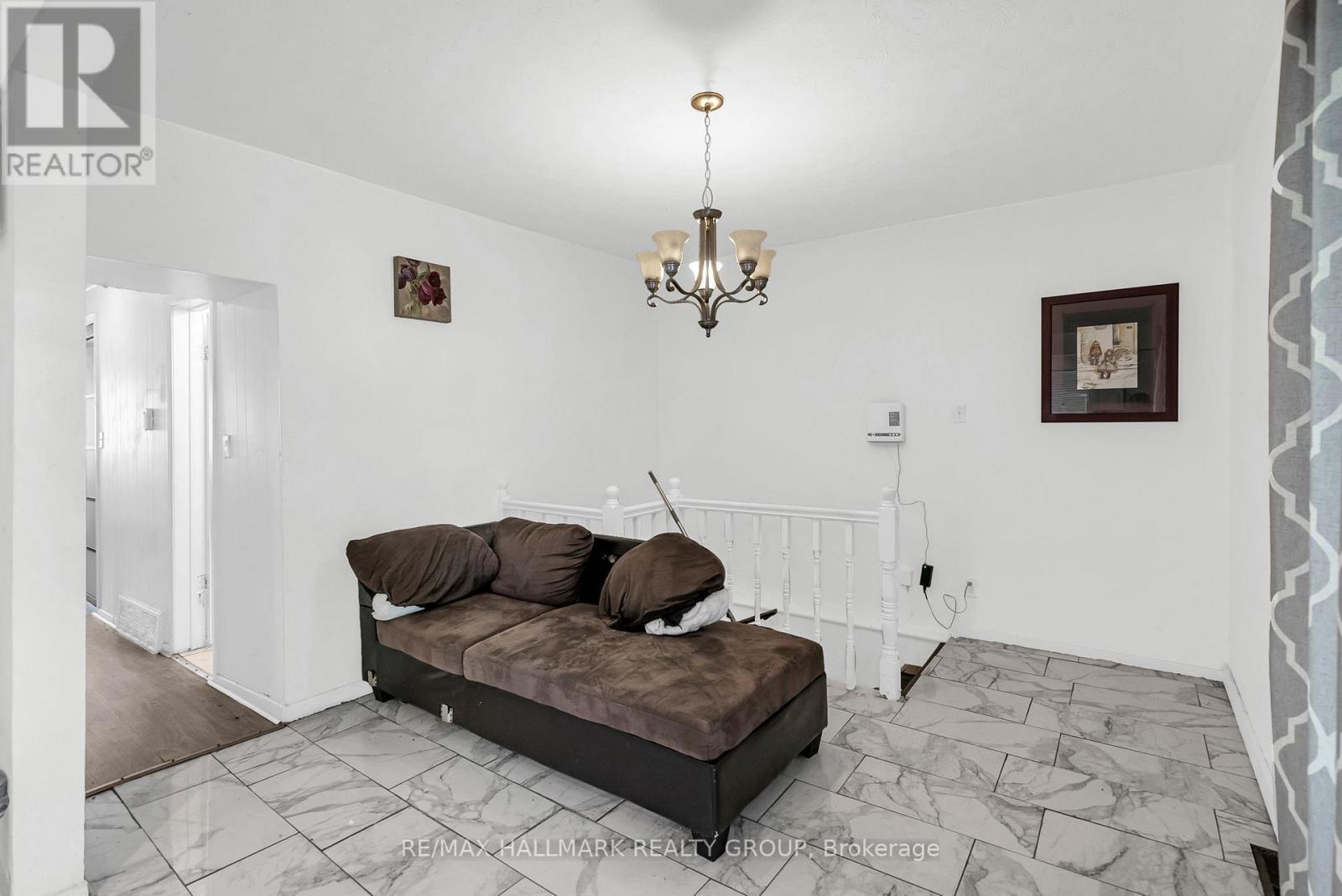 230 Alice Street, Cornwall, ON - Indoor Photo Showing Other Room