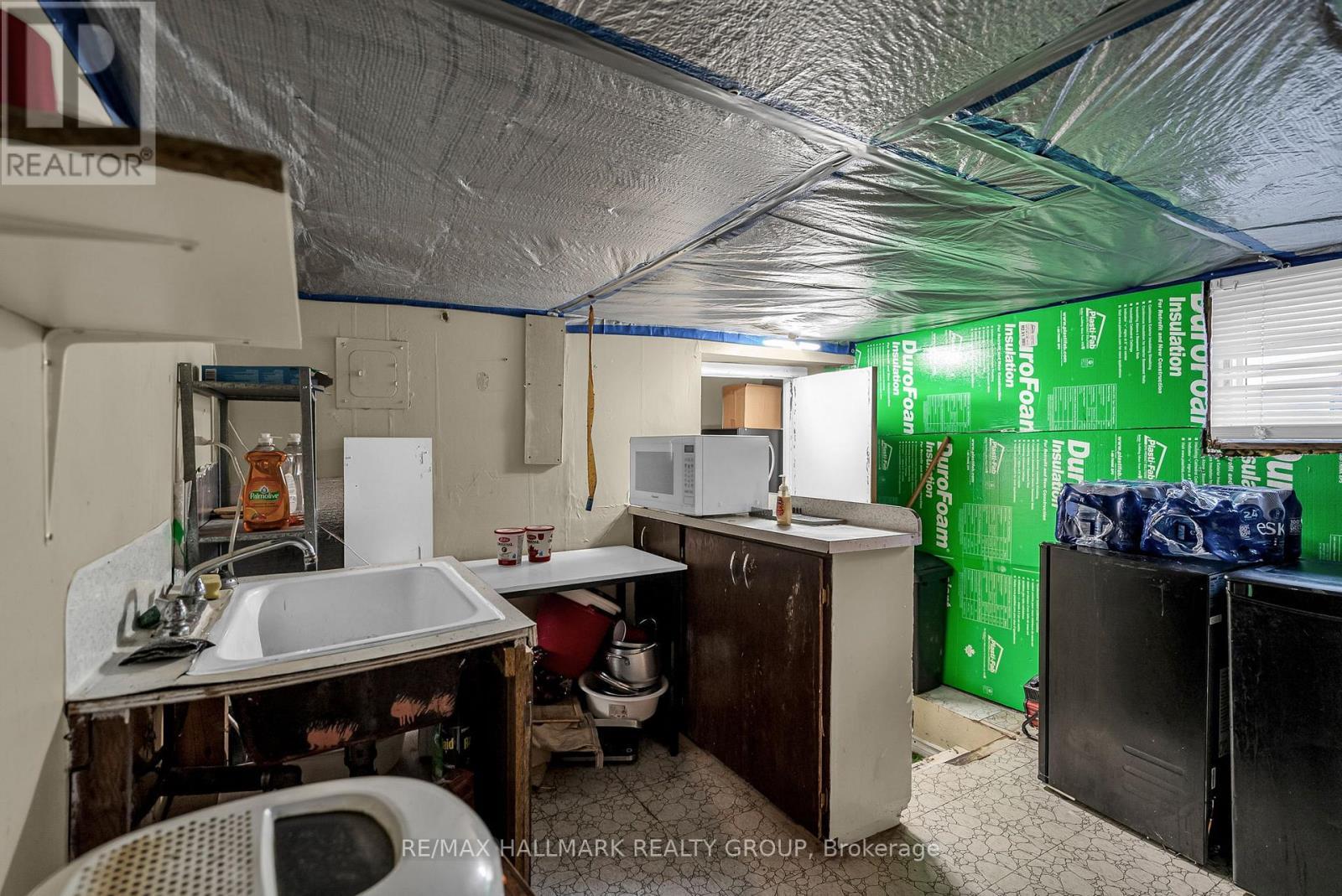 230 Alice Street, Cornwall, ON - Indoor Photo Showing Laundry Room