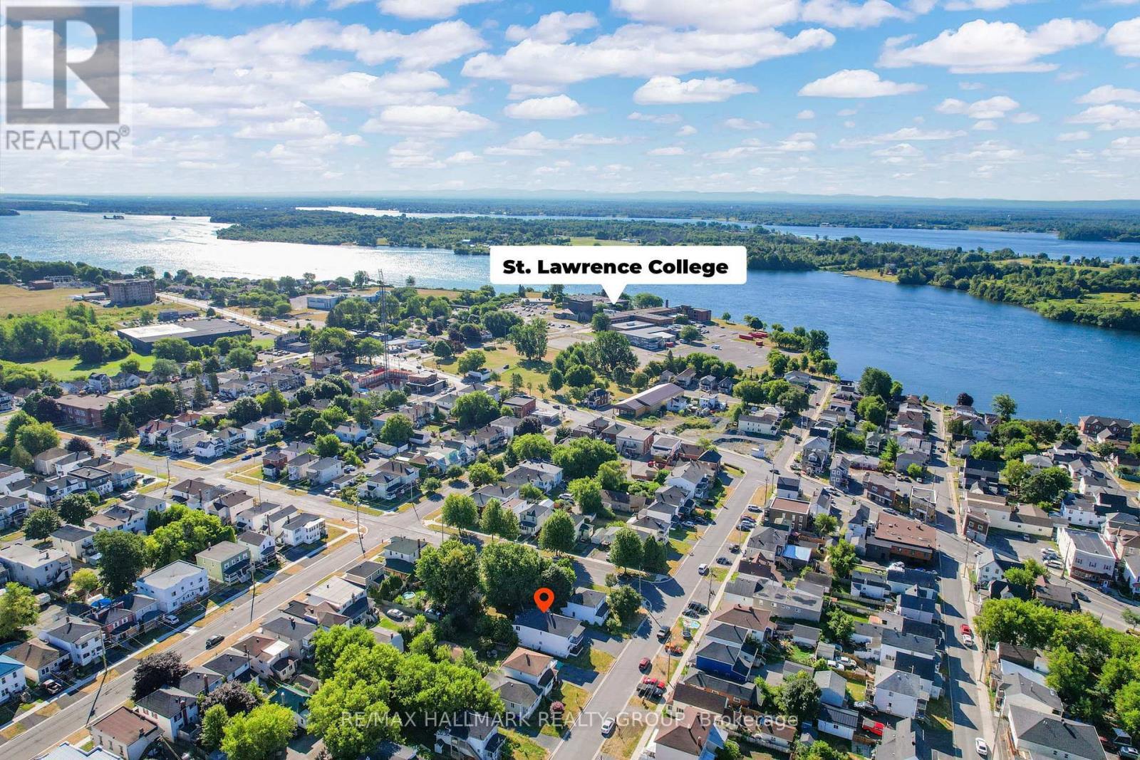 230 Alice Street, Cornwall, ON - Outdoor With Body Of Water With View