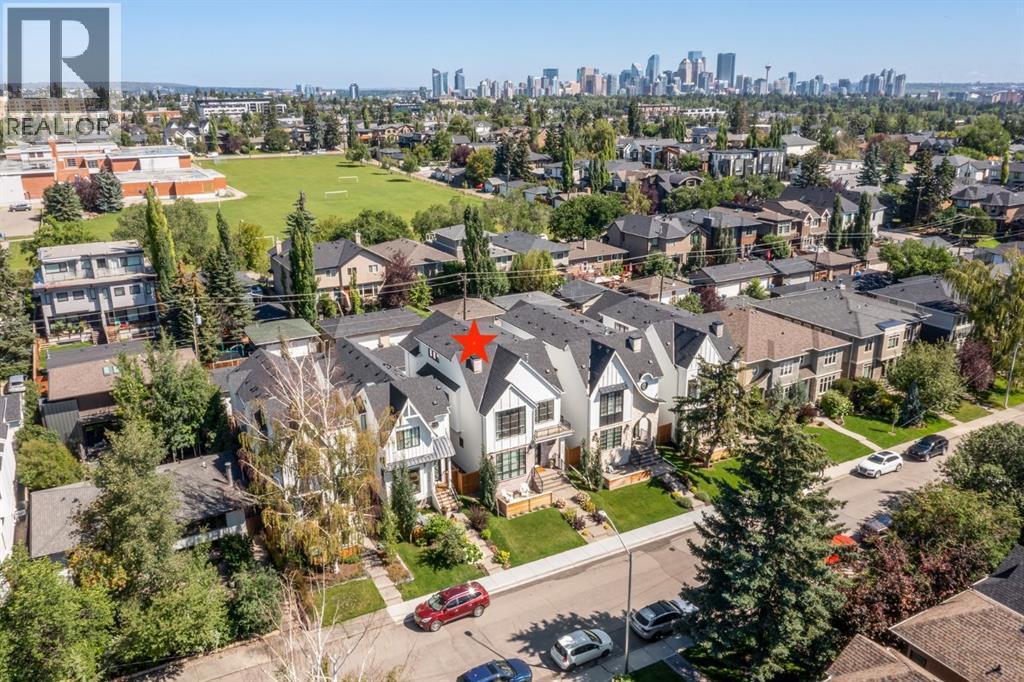 2032 41 Avenue Sw, Calgary, AB - Outdoor With View