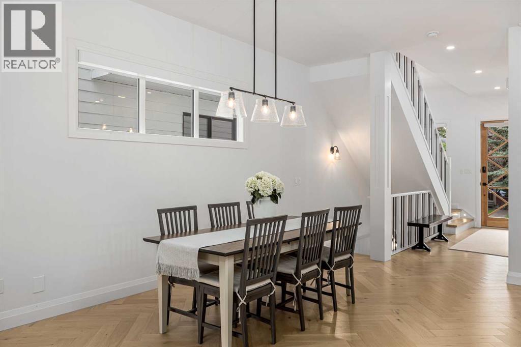 2032 41 Avenue Sw, Calgary, AB - Indoor Photo Showing Dining Room