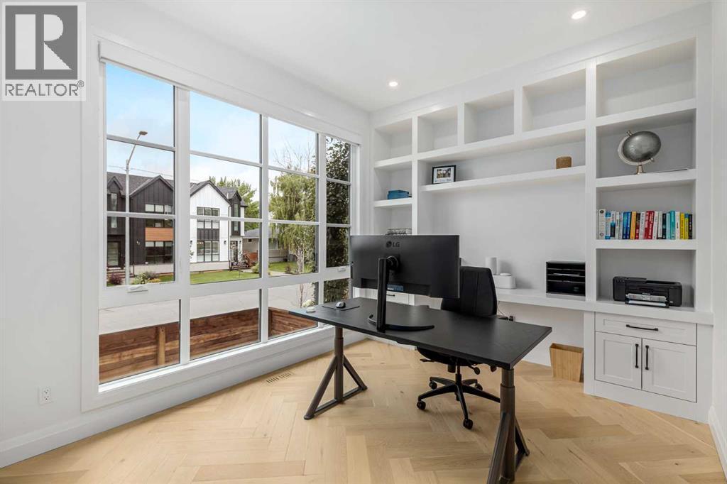 2032 41 Avenue Sw, Calgary, AB - Indoor Photo Showing Office