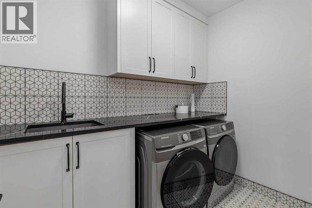 2032 41 Avenue Sw, Calgary, AB - Indoor Photo Showing Laundry Room