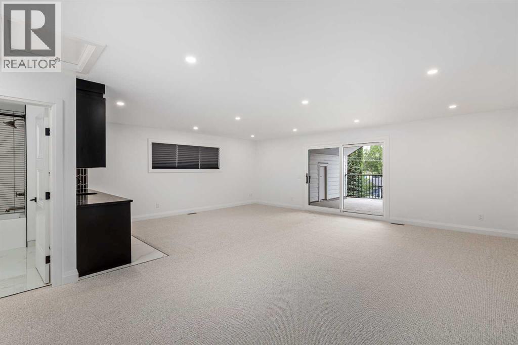 2032 41 Avenue Sw, Calgary, AB - Indoor Photo Showing Other Room