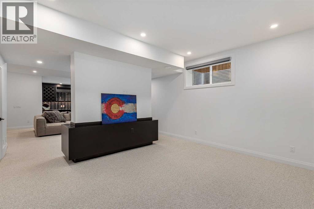 2032 41 Avenue Sw, Calgary, AB - Indoor