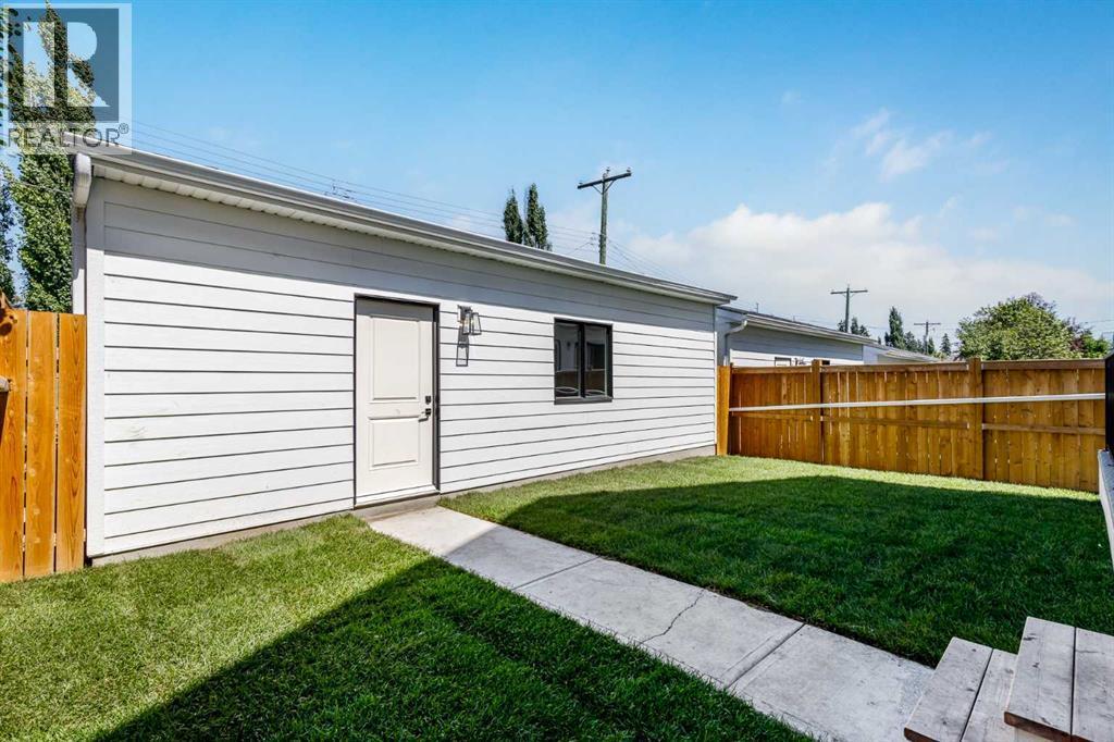 2032 41 Avenue Sw, Calgary, AB - Outdoor