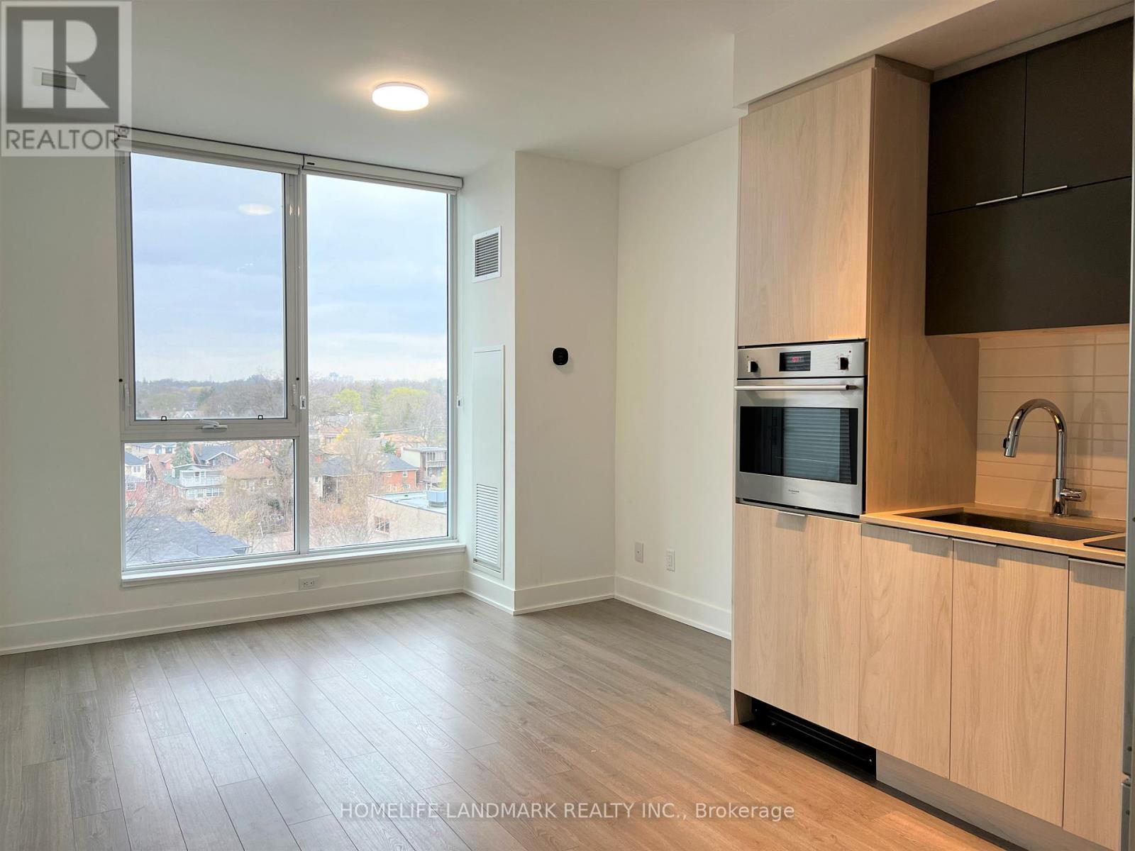 621 - 1 Belsize Drive, Toronto, ON - Indoor Photo Showing Kitchen