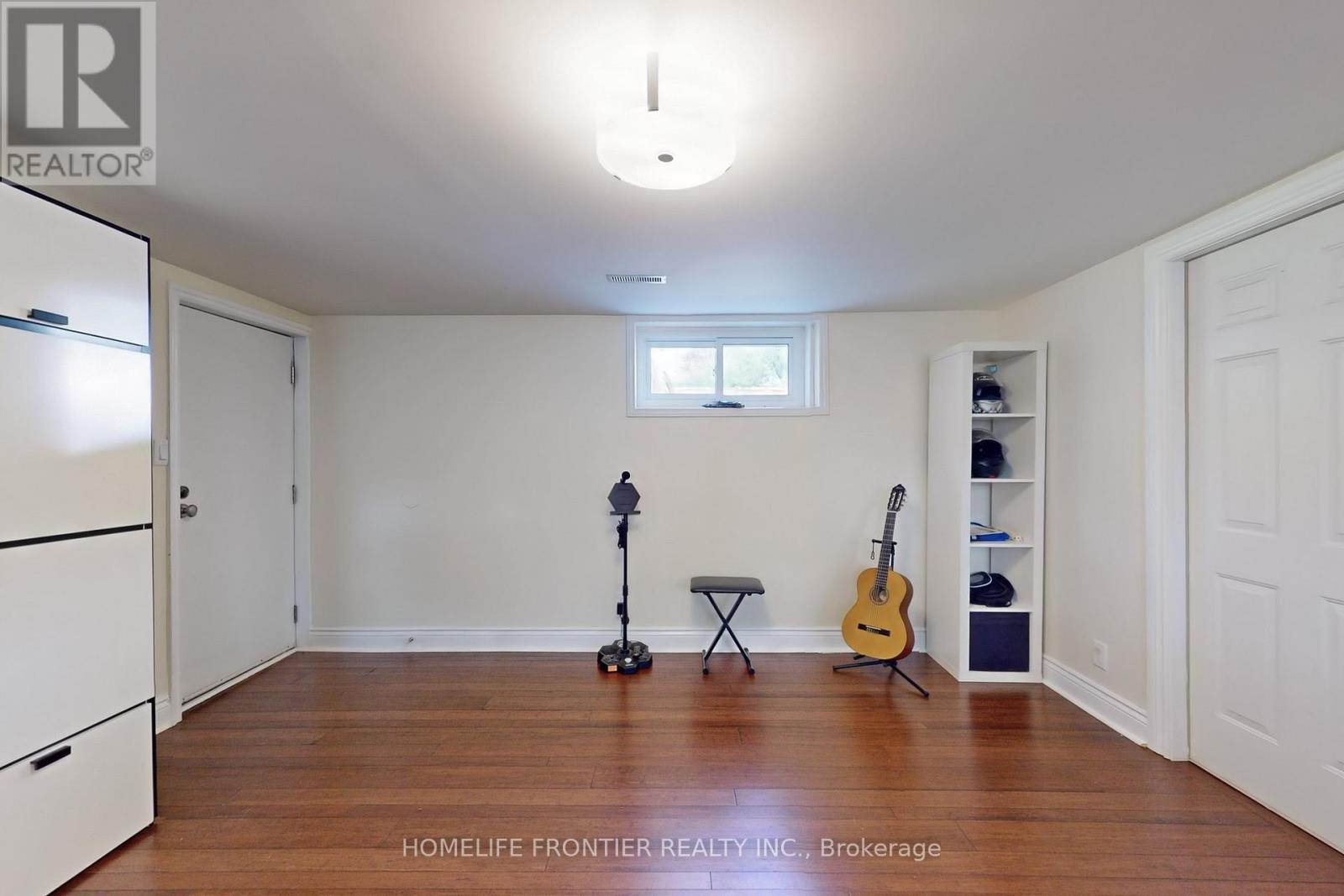 40 Delta Crescent, East Gwillimbury, ON - Indoor