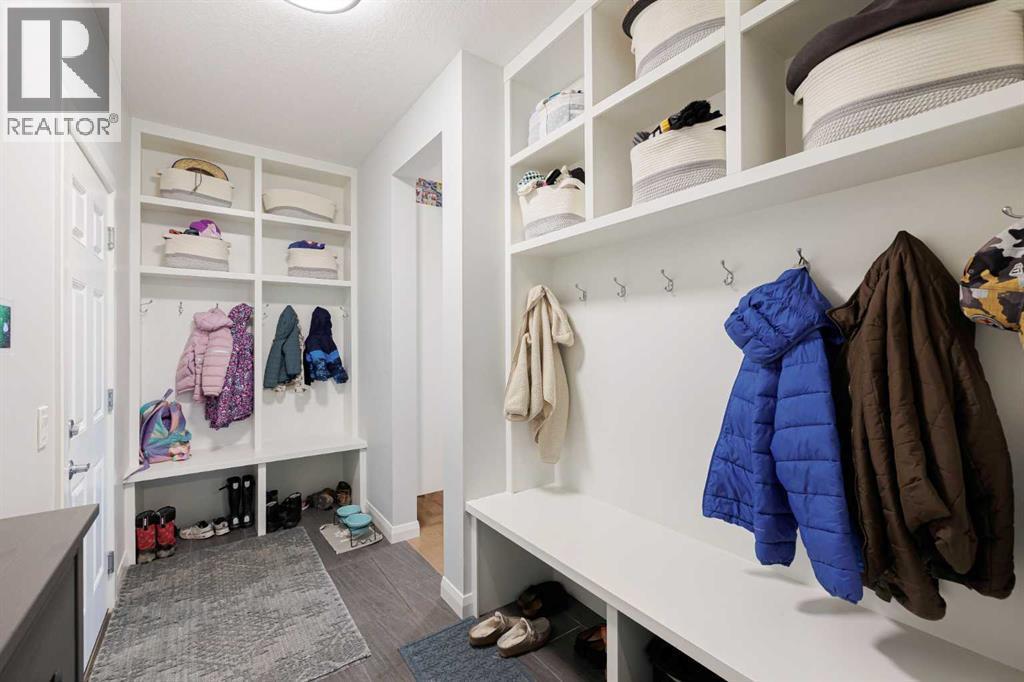 155 Crestridge Hill Sw, Calgary, AB - Indoor Photo Showing Other Room