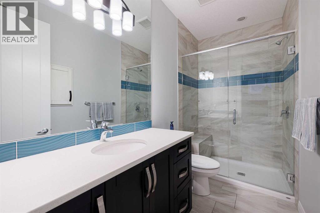 155 Crestridge Hill Sw, Calgary, AB - Indoor Photo Showing Bathroom