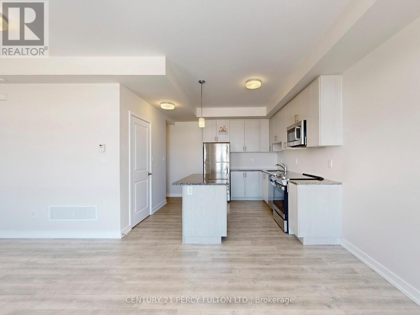 206 - 2550 Castlegate Crossing, Pickering, ON - Indoor Photo Showing Kitchen