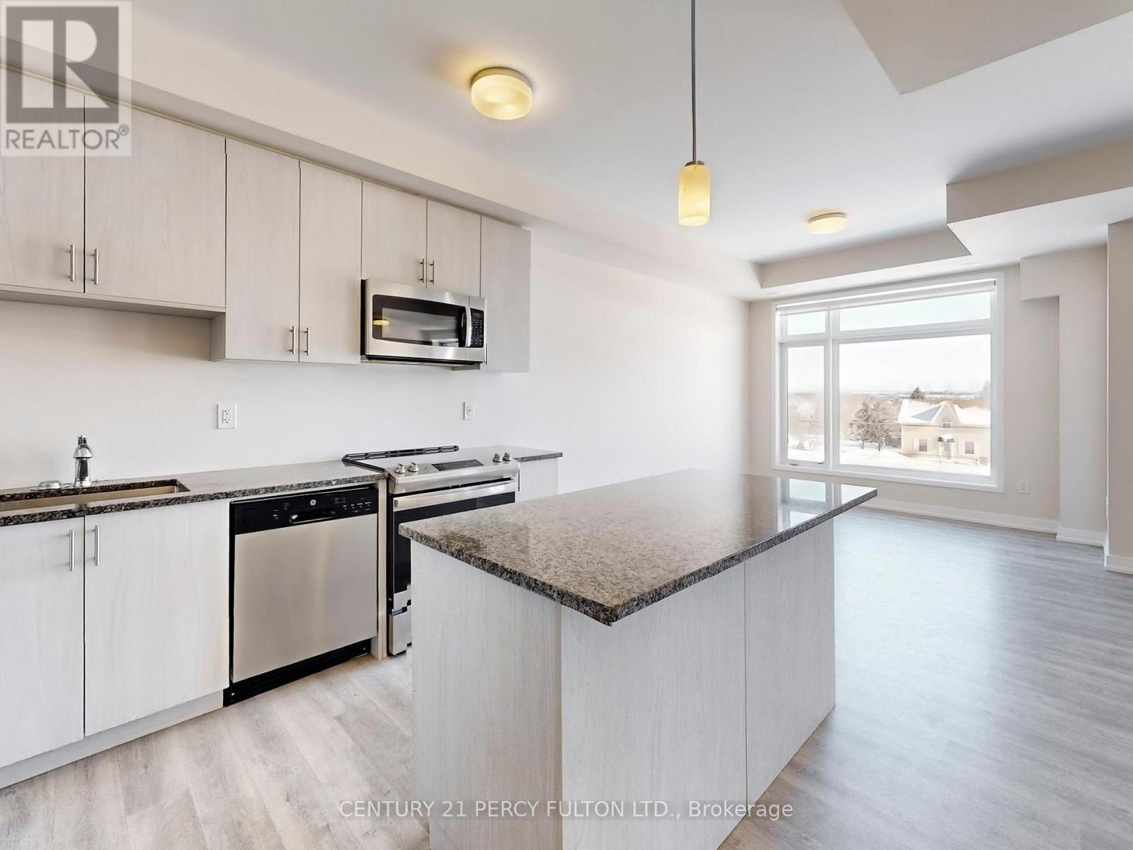 206 - 2550 Castlegate Crossing, Pickering, ON - Indoor Photo Showing Kitchen With Stainless Steel Kitchen With Upgraded Kitchen