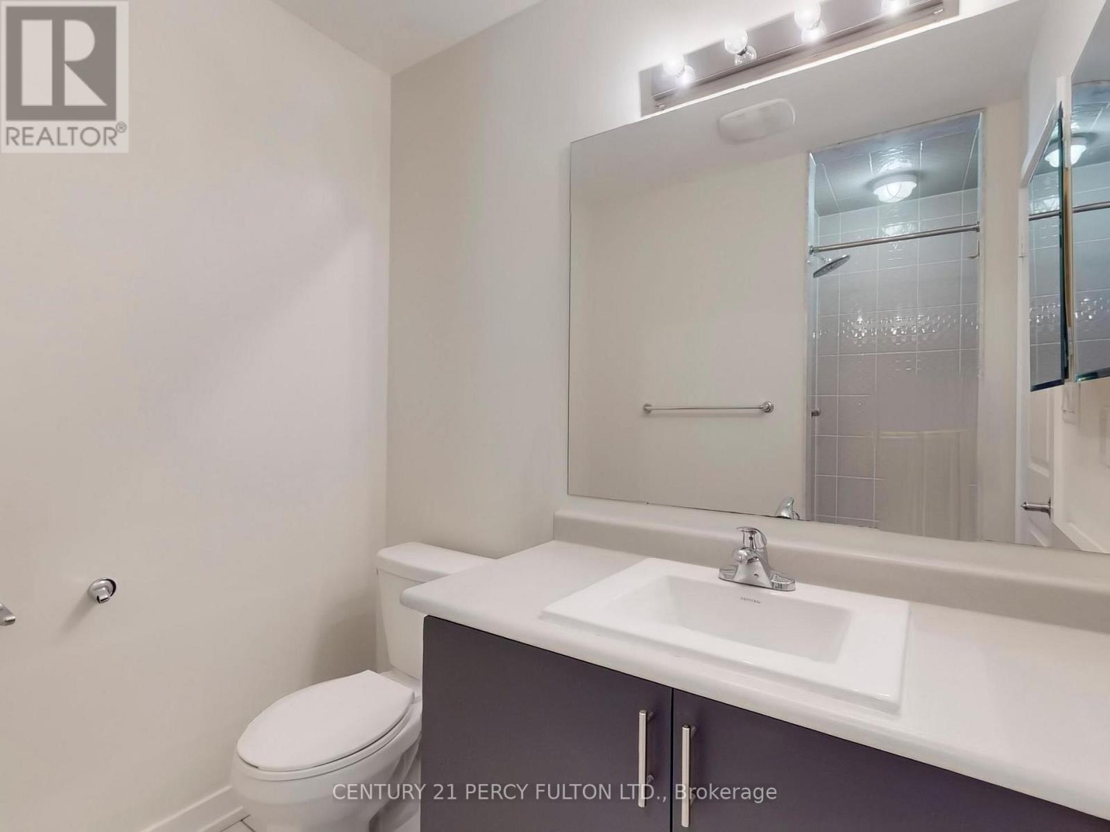 206 - 2550 Castlegate Crossing, Pickering, ON - Indoor Photo Showing Bathroom