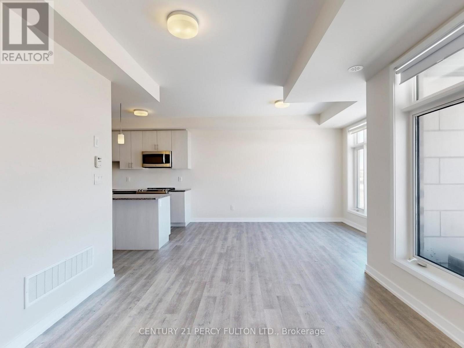 206 - 2550 Castlegate Crossing, Pickering, ON - Indoor Photo Showing Kitchen With Upgraded Kitchen