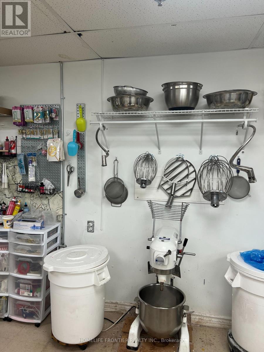 16 Wilstead Drive, Newmarket, ON