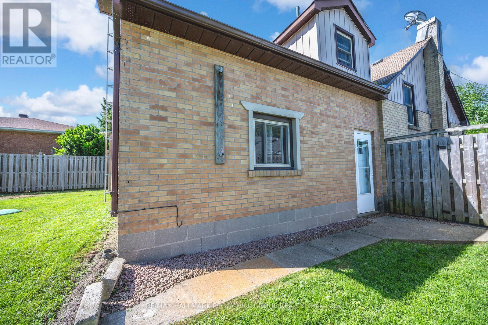 2139 Adjala-Tecumseth Townline, New Tecumseth, ON - Outdoor With Exterior