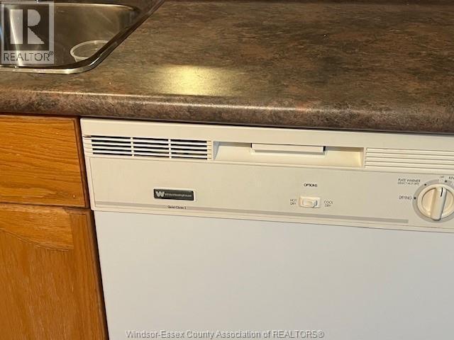 40 Santos, Kingsville, ON - Indoor