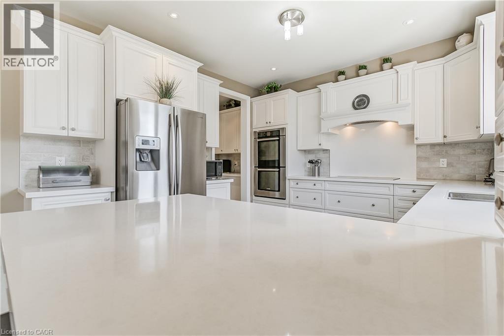 18 Flanders Road, Brampton, ON - Indoor Photo Showing Kitchen