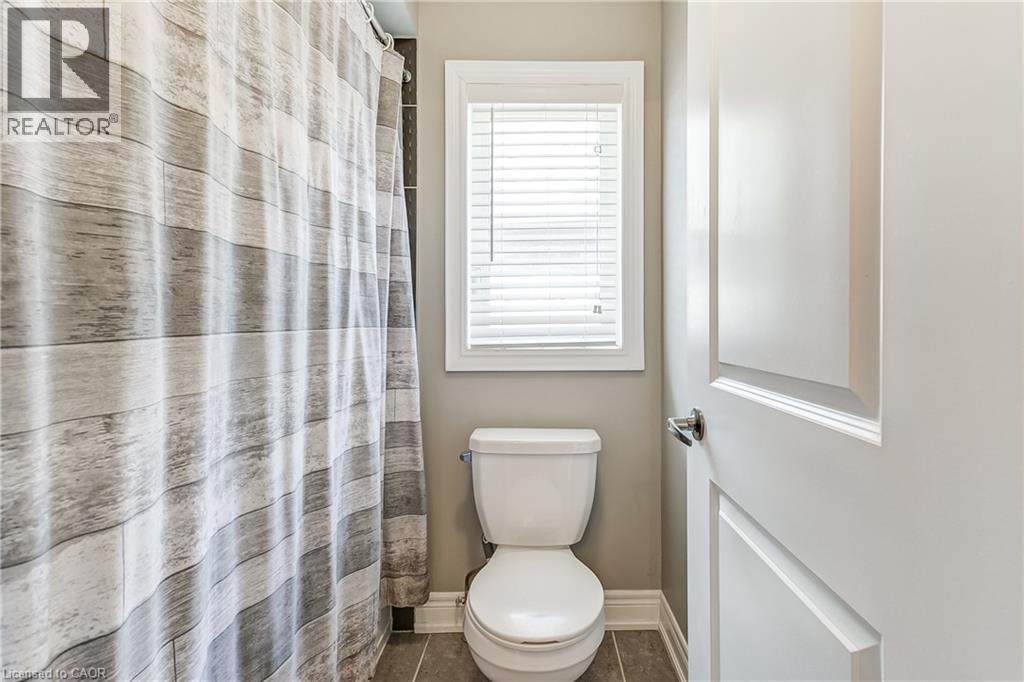 18 Flanders Road, Brampton, ON - Indoor Photo Showing Bathroom