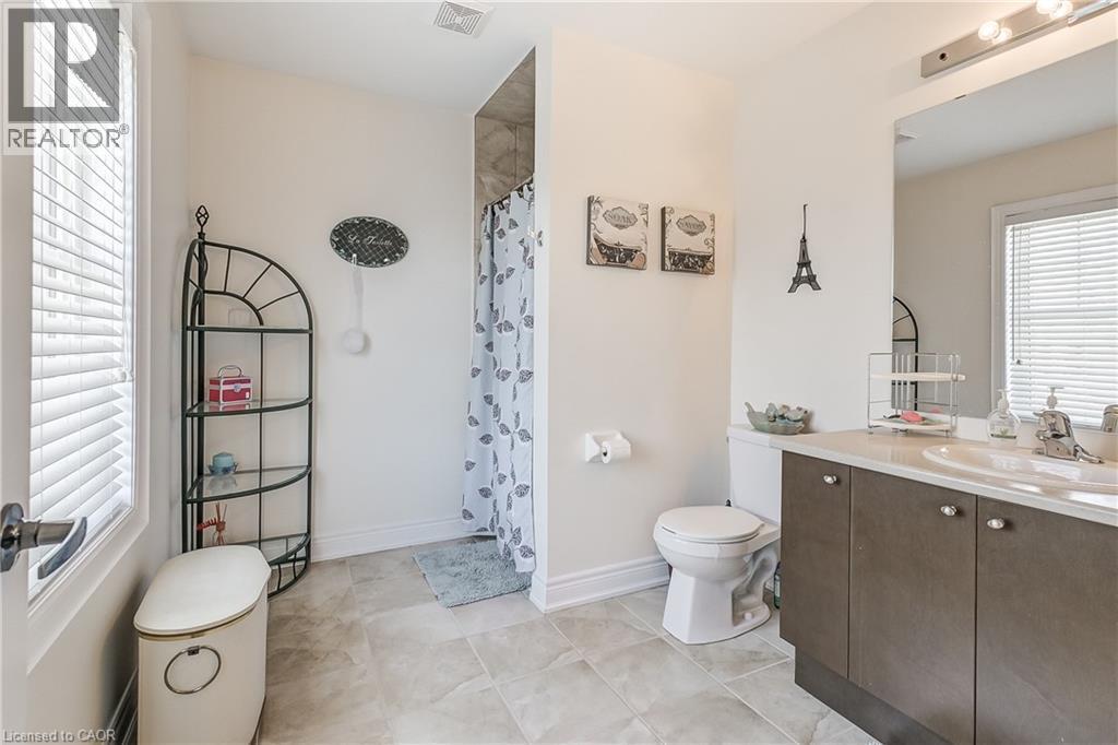 18 Flanders Road, Brampton, ON - Indoor Photo Showing Bathroom