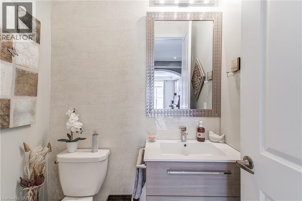 18 Flanders Road, Brampton, ON - Indoor Photo Showing Bathroom