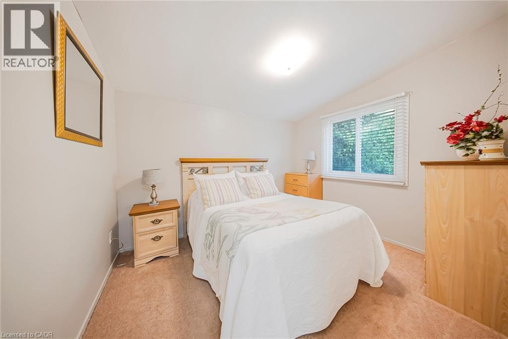 23 Coral Drive, Hamilton, ON - Indoor Photo Showing Bedroom