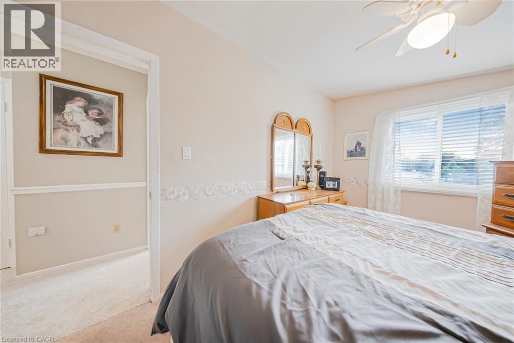 23 Coral Drive, Hamilton, ON - Indoor Photo Showing Bedroom
