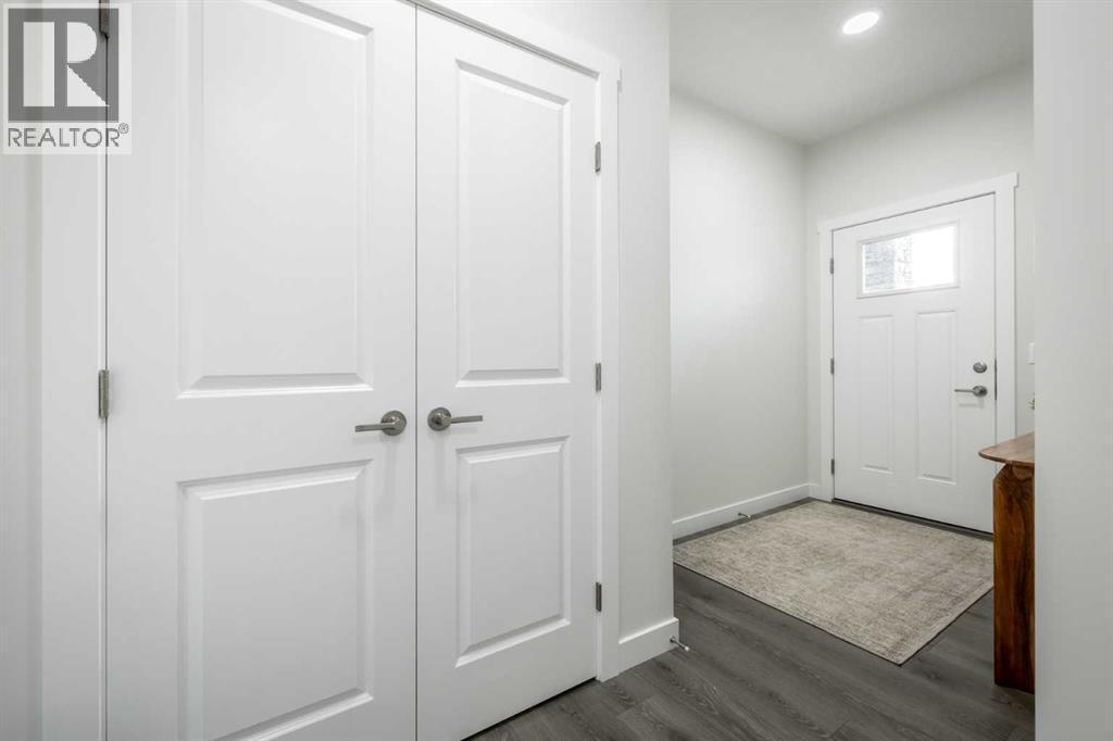 21 Sora Gardens Se, Calgary, AB - Indoor Photo Showing Other Room