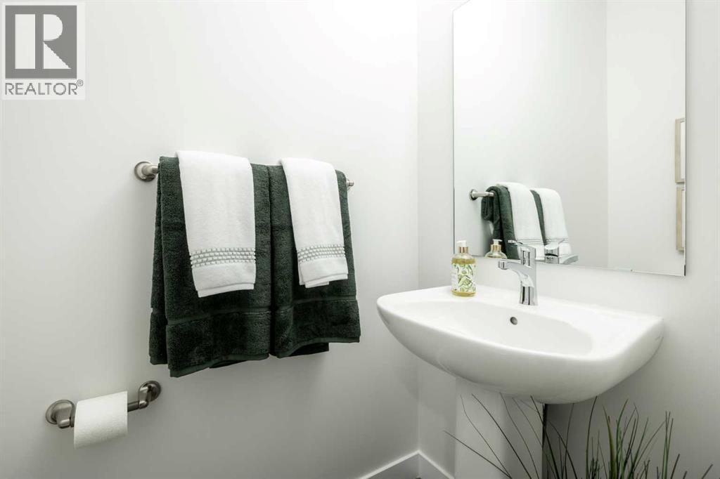 21 Sora Gardens Se, Calgary, AB - Indoor Photo Showing Bathroom