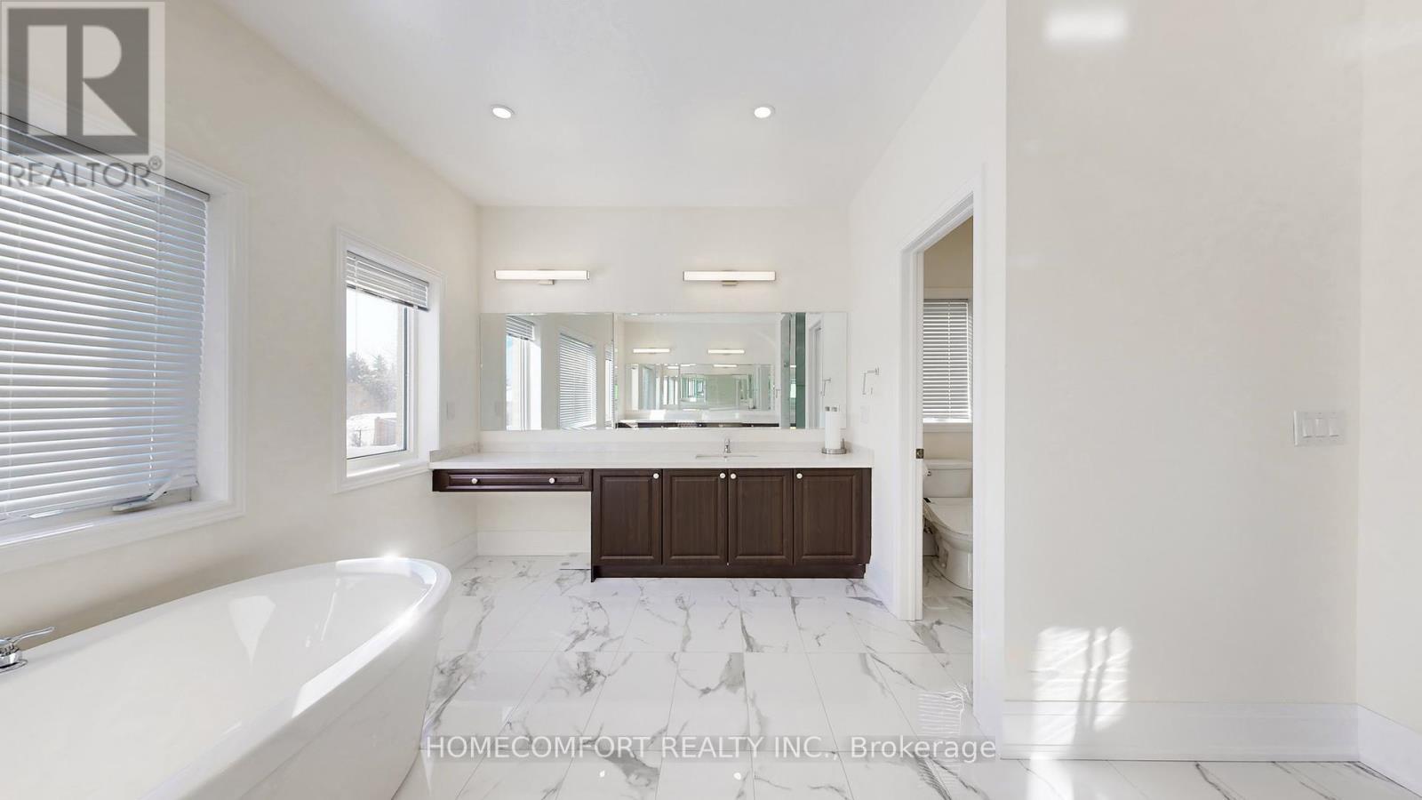 3 Mary Willson Court, East Gwillimbury, ON - Indoor Photo Showing Bathroom