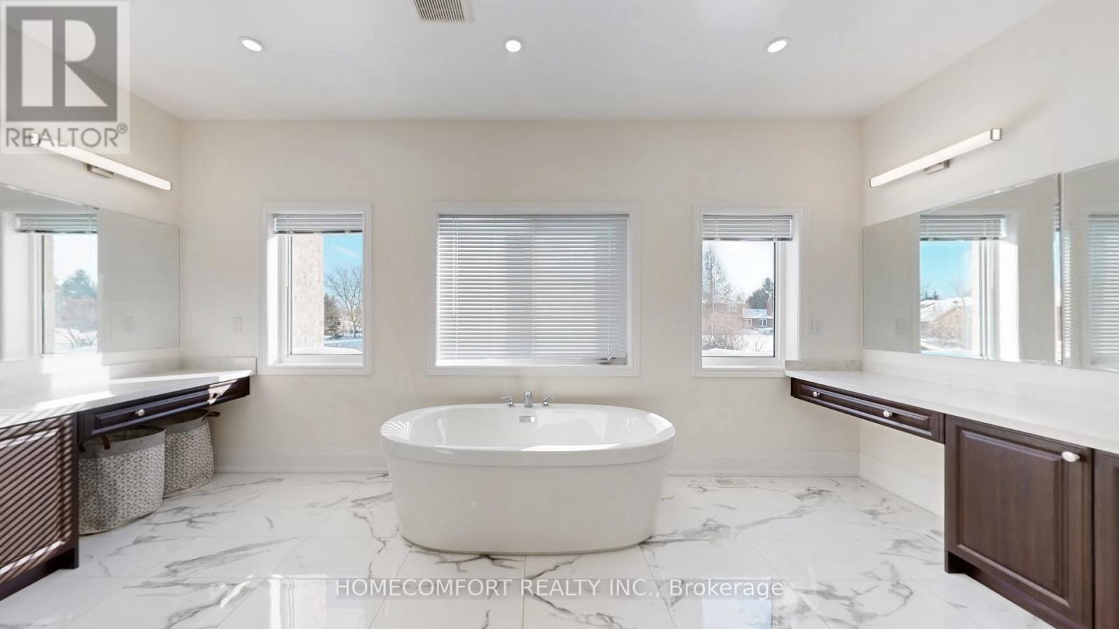 3 Mary Willson Court, East Gwillimbury, ON - Indoor Photo Showing Bathroom