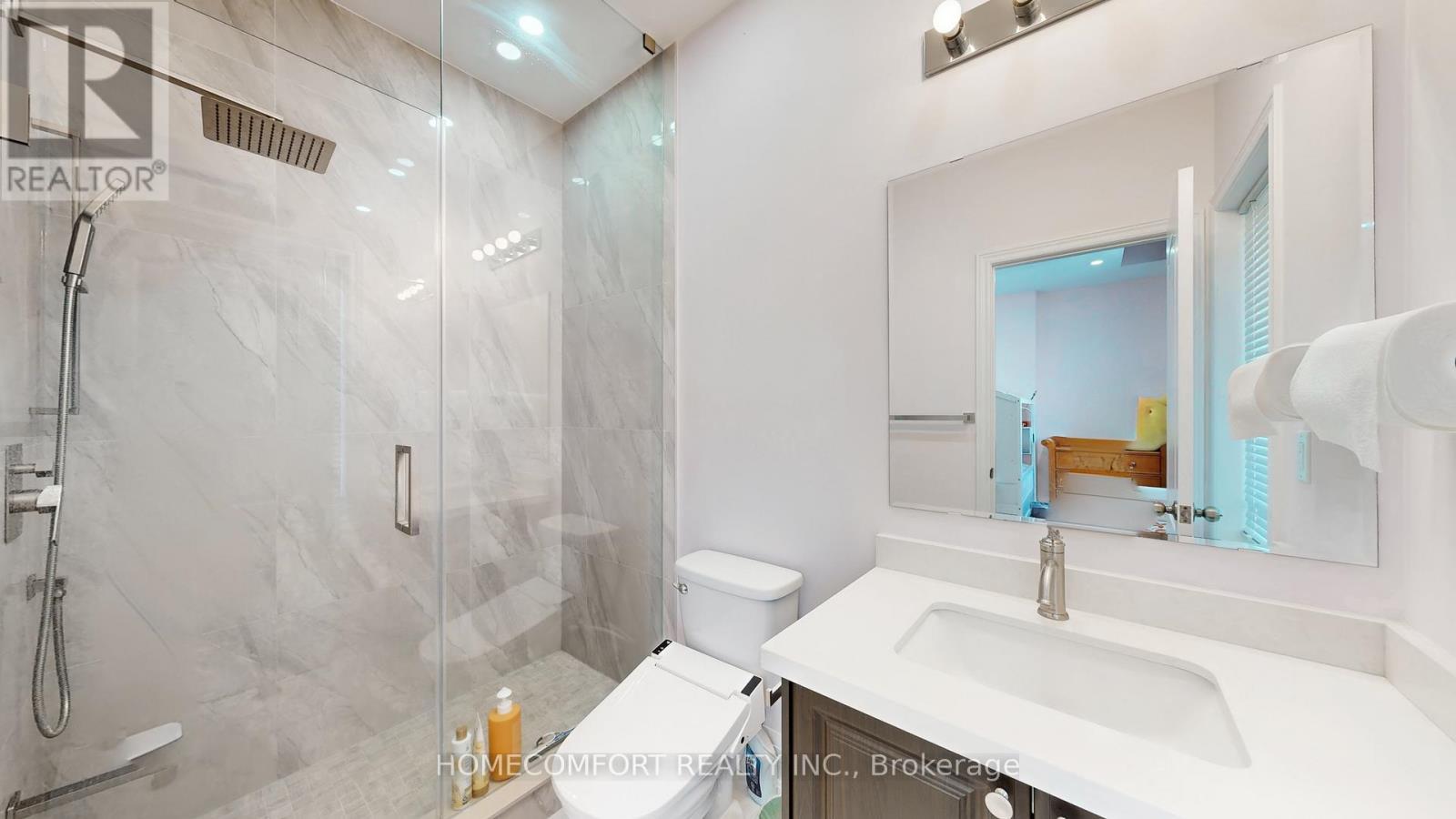 3 Mary Willson Court, East Gwillimbury, ON - Indoor Photo Showing Bathroom