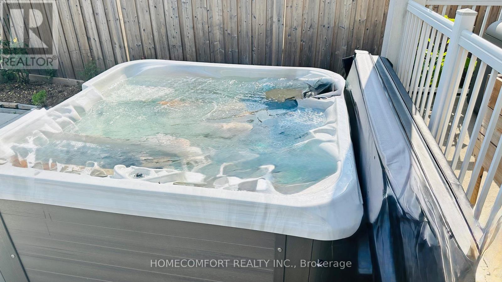 3 Mary Willson Court, East Gwillimbury, ON - Outdoor