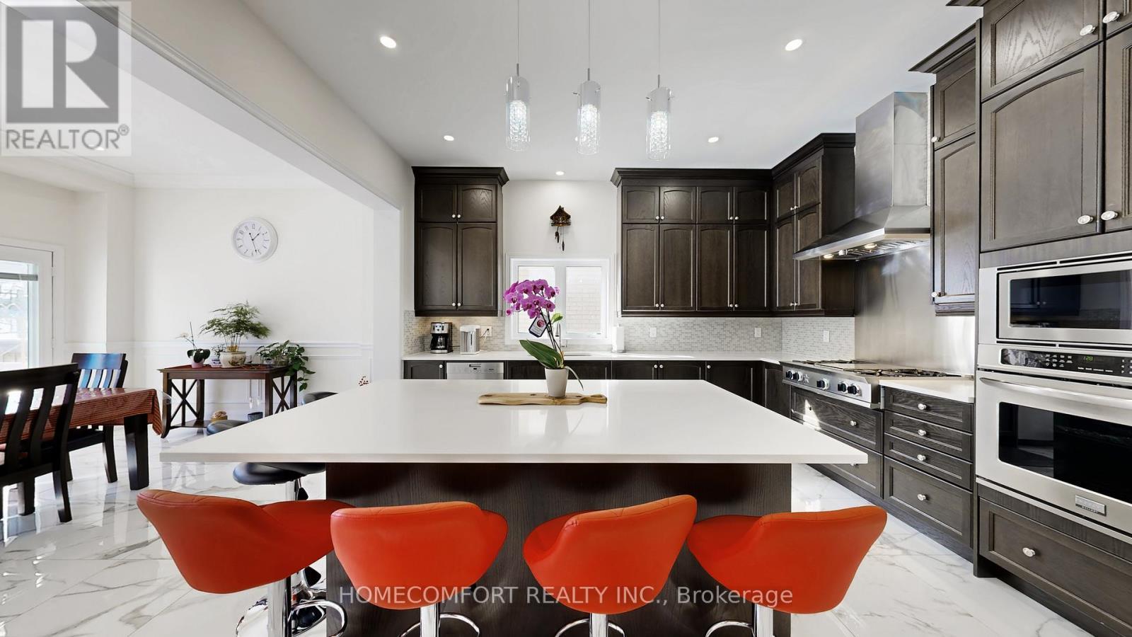 3 Mary Willson Court, East Gwillimbury, ON - Indoor Photo Showing Kitchen With Upgraded Kitchen